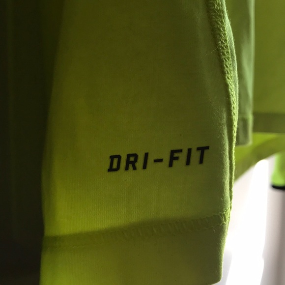 Nike Pullover - Picture 4 of 5